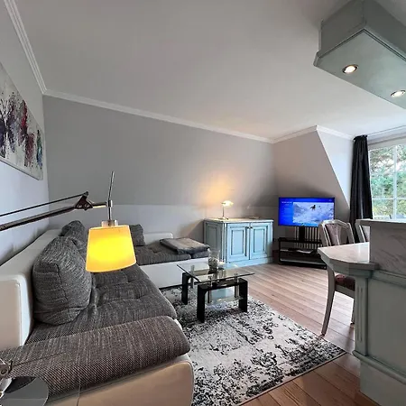 Sea-cottage-one