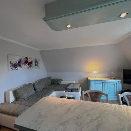 Sea-cottage-one
